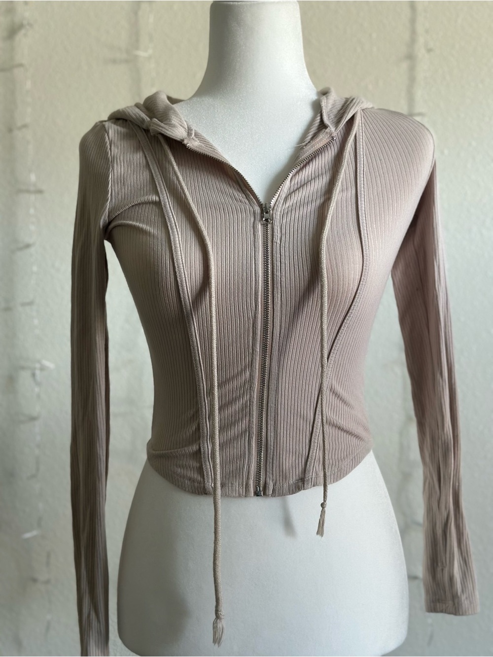 Ribbed Zip Hoodie - Taupe Cropped Long-Sleeve
